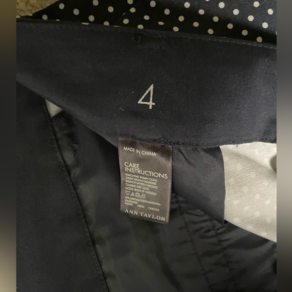 Ann Taylor Cambridge Crop Tailored Work Pant (NWOT) size 4. - Picture 4 of 4